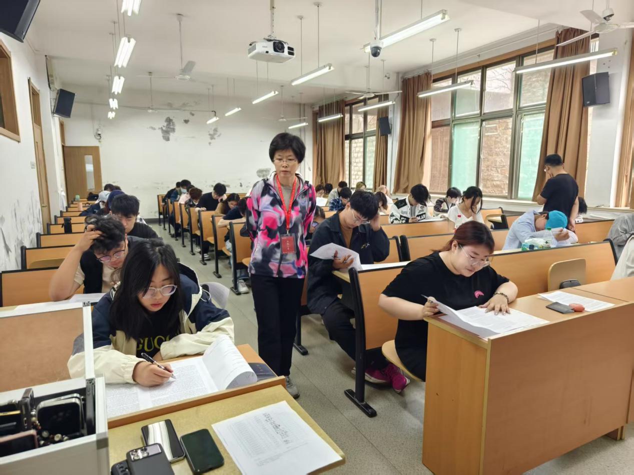 d9225eef935e7b8fe34cb48f904a627